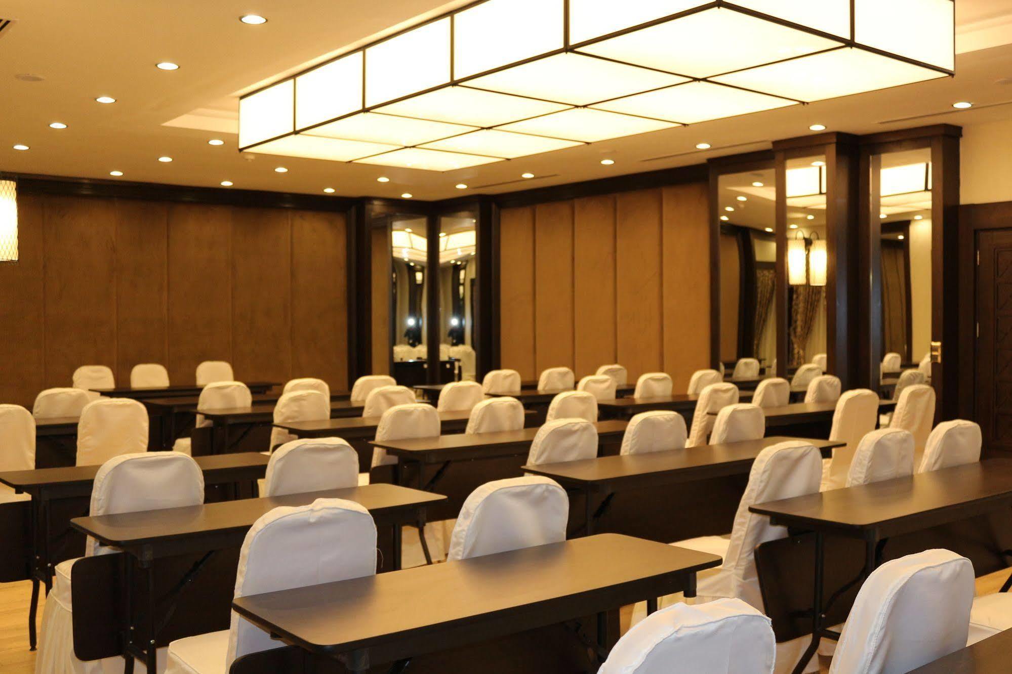 White Park Hotel Sarıkamış Buitenkant foto